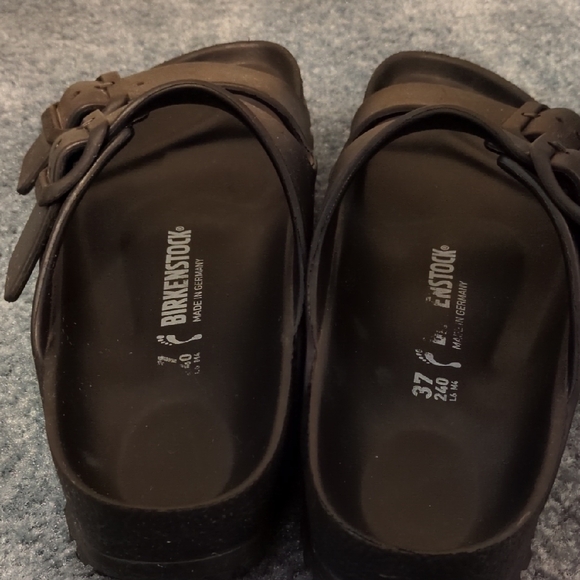 ❤️Birkenstock Black Waterproof Plastic Double Strap Sandals - Picture 2 of 5
